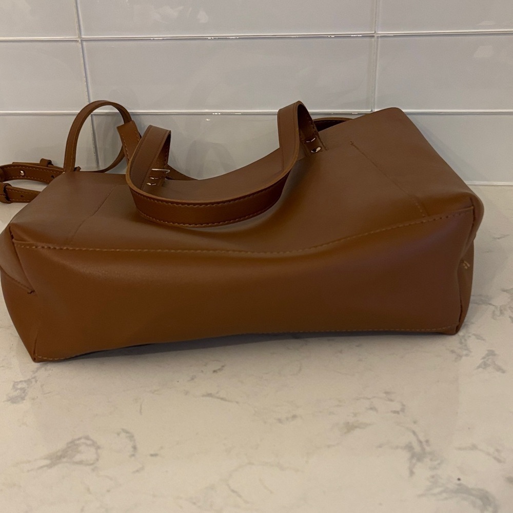 Henny + Lev Classic Tan Vegan Leather 2 in 1 Tote Bag with Front Pocket - Picture 7 of 9